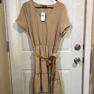 Relaxed V-Neck Tiered Midi Dress in Tan